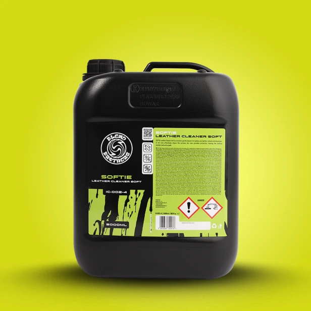 Ekonomiczne opakowanie 5L Softie Leather Cleaner – bezpieczny płyn do czyszczenia skór o neutralnym pH.