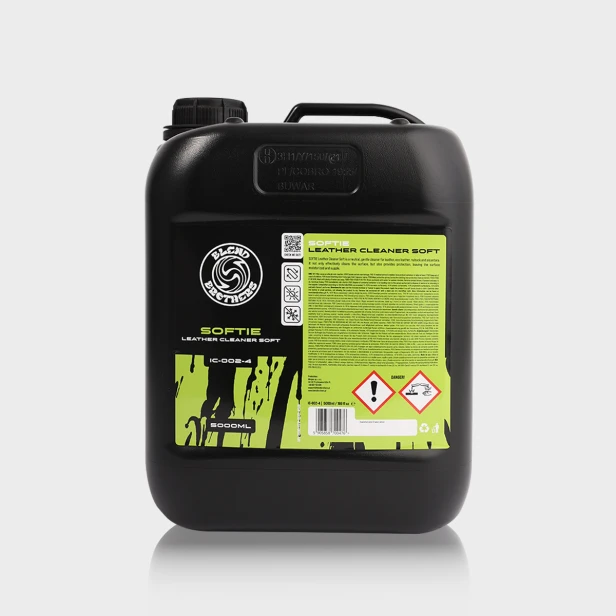 Duży kanister 5L Softie Leather Cleaner Blend Brothers – wydajny środek do czyszczenia skór z efektem odbicia.
