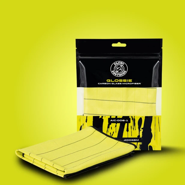 Front matowego opakowania strunowego mikrofibry Glossie 1 sztuka z limonkowymi detalami.