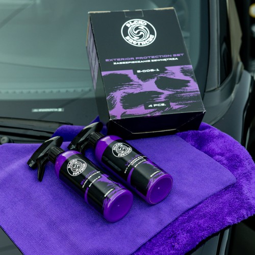Idealnie lśniący i gładki lakier po procesie glinkowania z zestawem Exterior Protection Set.