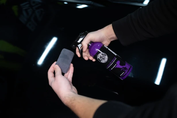 spray coating grafenowy do samochodu EZ Graphene i mikrofibra do docierania