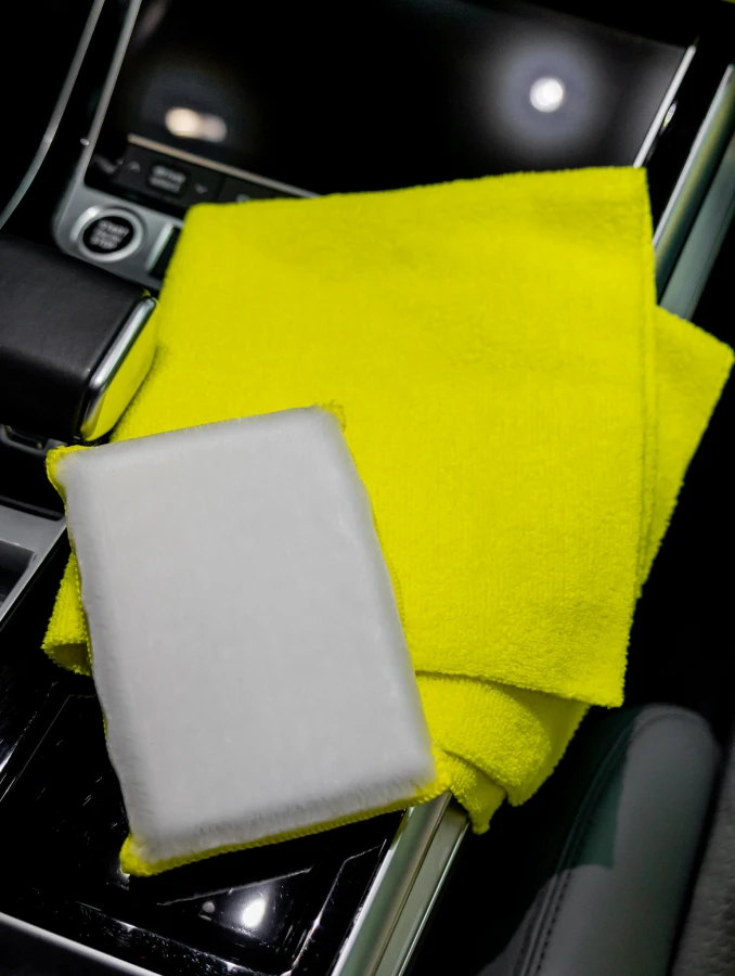 Leather Set Soft – kompletny zestaw do bezpiecznego czyszczenia i konserwacji skórzanej tapicerki.