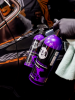 Detailing auta z DARK FORCE Graphene Quick Detailer – aplikacja mikrofibrą na czarny lakier.