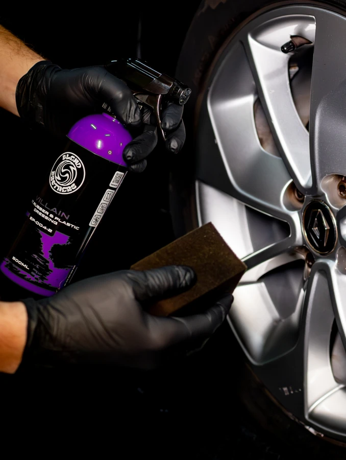 Hydrofobość i nabłyszczanie lakieru z profesjonalnym zestawem Exterior Protection Set