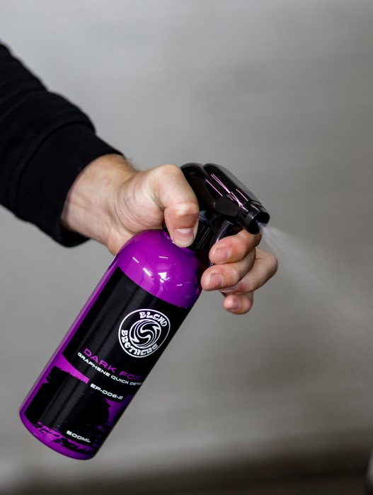 Zestaw quick detailer grafenowy Dark Force do zabezpieczenia i nabłyszczania lakieru.