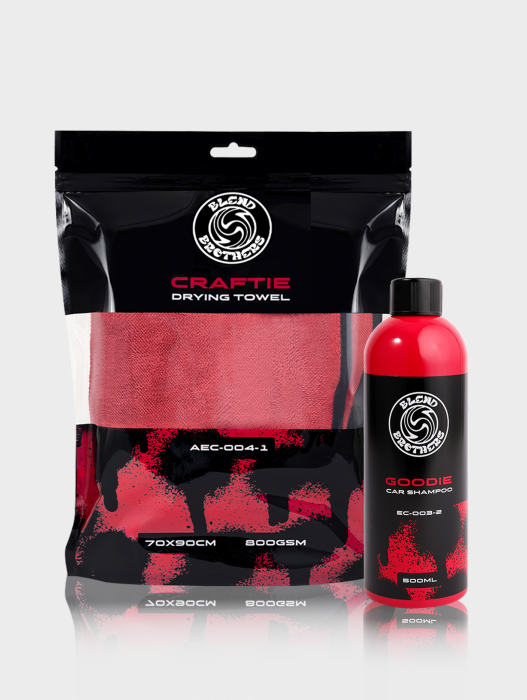 Zestaw do mycia auta Goodie Car Shampoo 500ml i ręcznik CRAFTIE do osuszania lakieru.