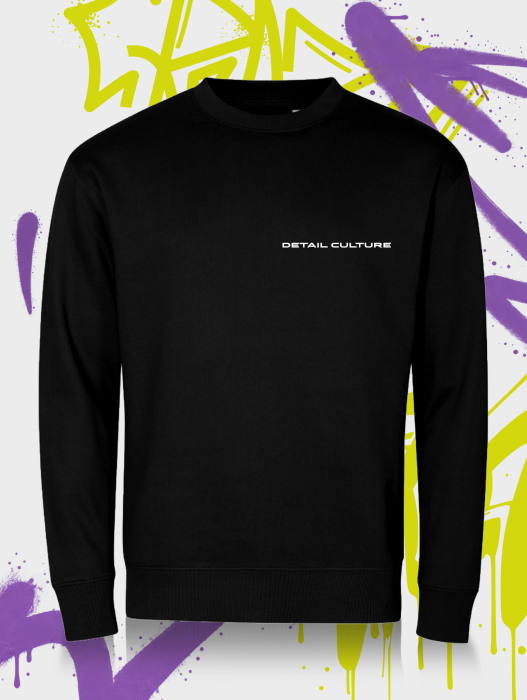 Bluza urodzinowa Blend Brothers na 3 urodziny marki. Limitowany drop. Czarna bluzaa na jasnym tle z elementami graffiti. Pokazanie bluzy od przodu.